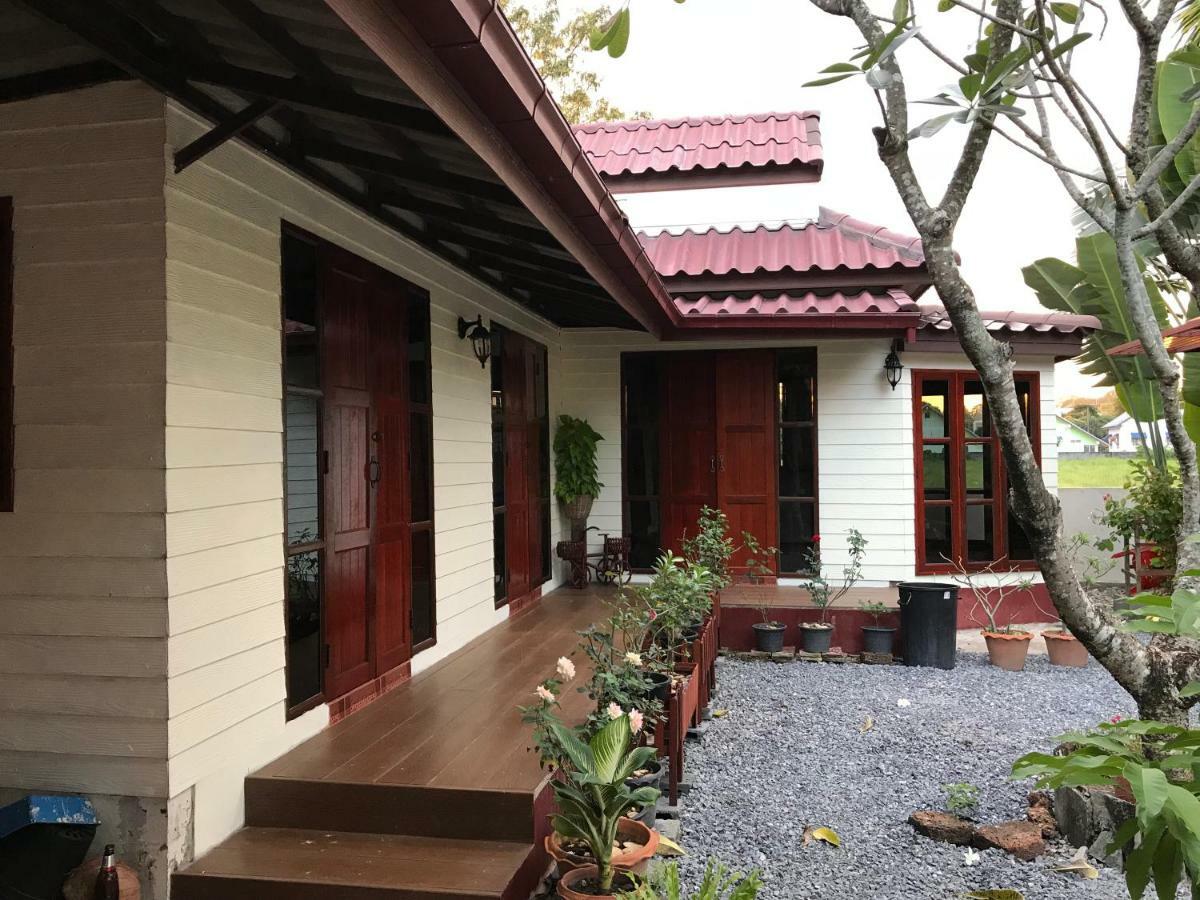 Grandma'S House Lägenhet Nakhon Nayok Exteriör bild