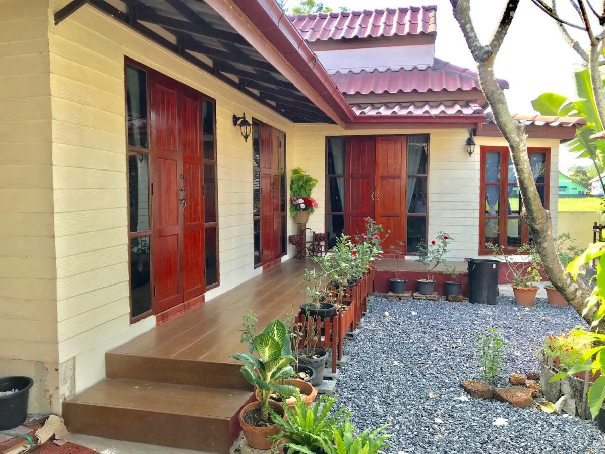 Grandma'S House Lägenhet Nakhon Nayok Exteriör bild