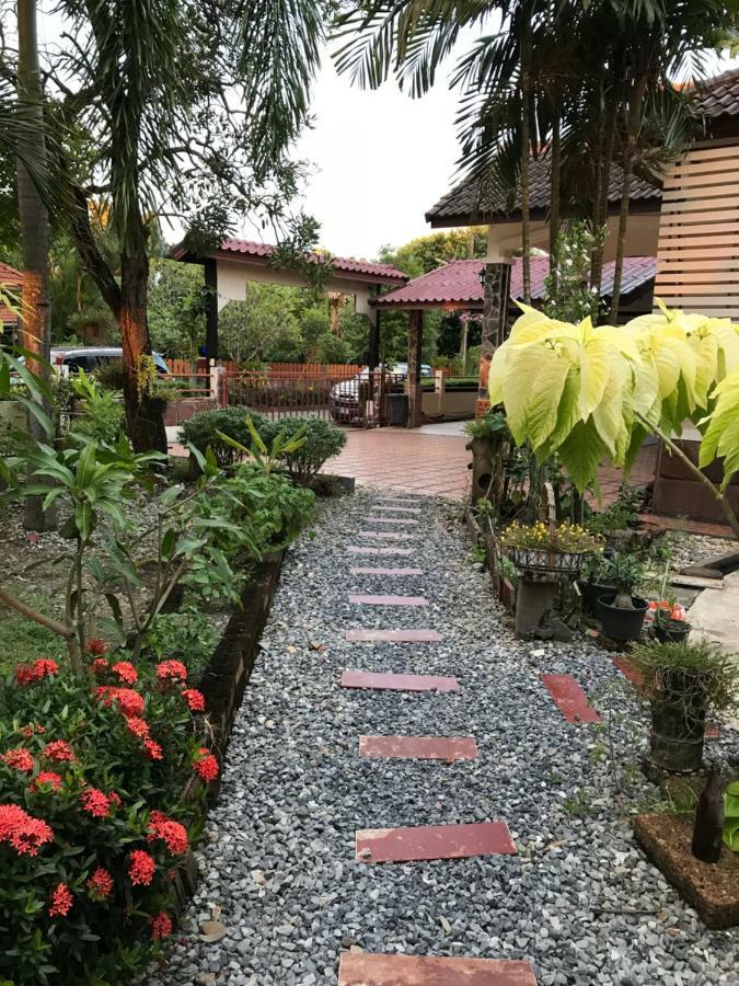Grandma'S House Lägenhet Nakhon Nayok Exteriör bild